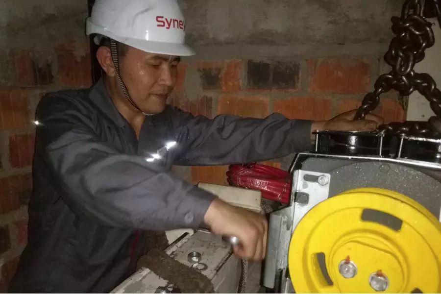 炎炎夏日：高溫下的堅(jiān)守—《電梯人倡議書》，幫忙傳遞一下,一位也行!